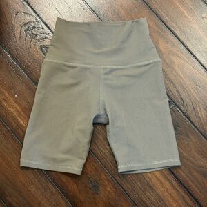 FIVE Dancewear midi ribbed biker shorts - dune sand